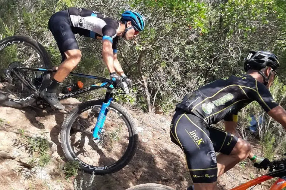 Gara in mountain-bike (foto L'Unione Sarda - Serreli)