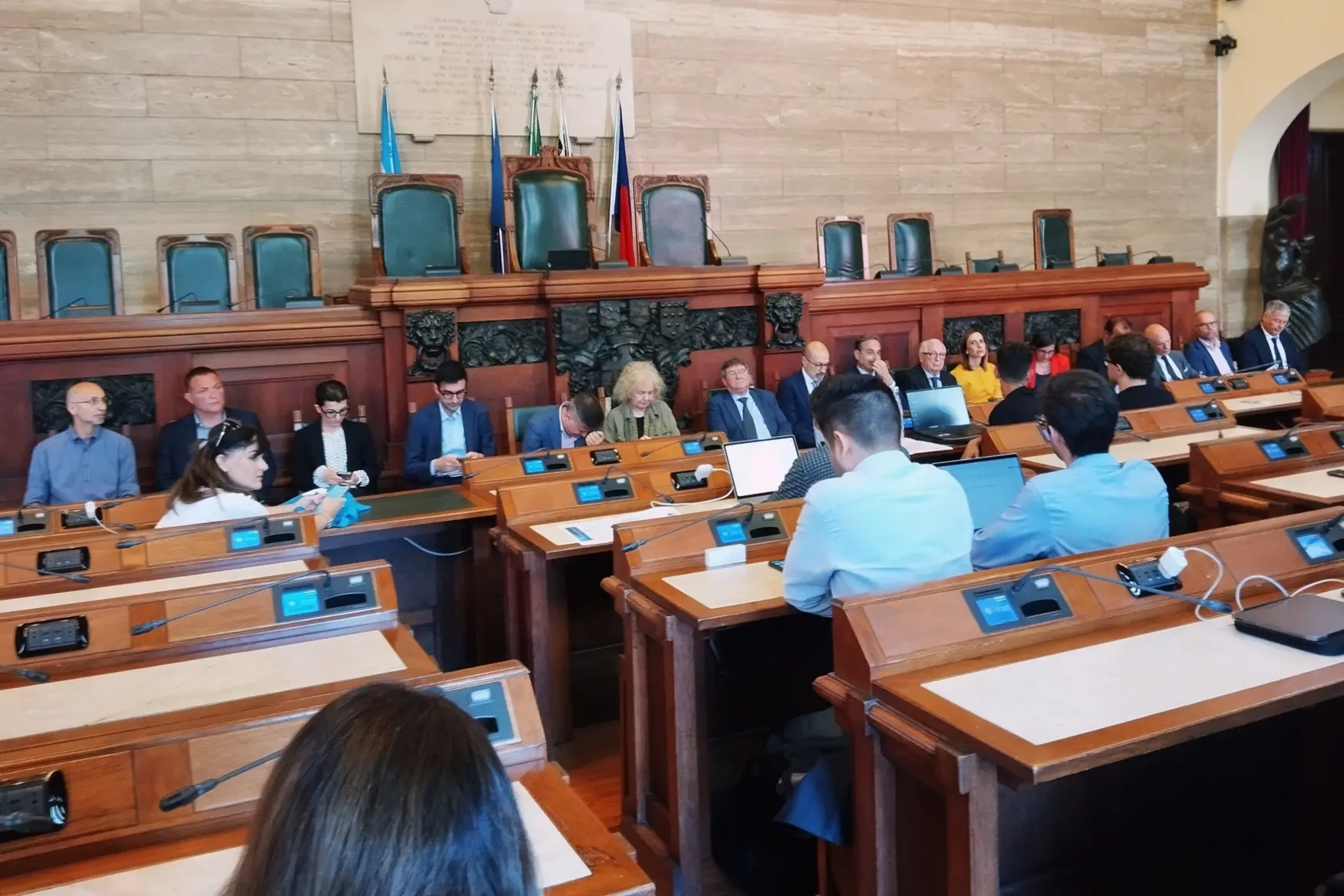 L'incontro a Palazzo Bacaredda tra istituzioni e rappresentanti degli studenti (foto Comune di Cagliari)