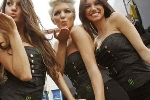 Jerez, le grid girls in pista