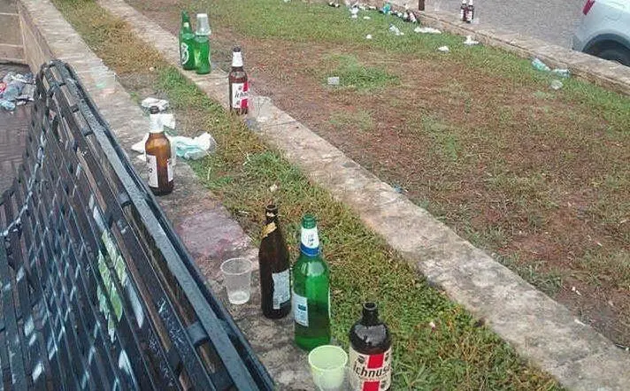 Le bottiglie abbandonate