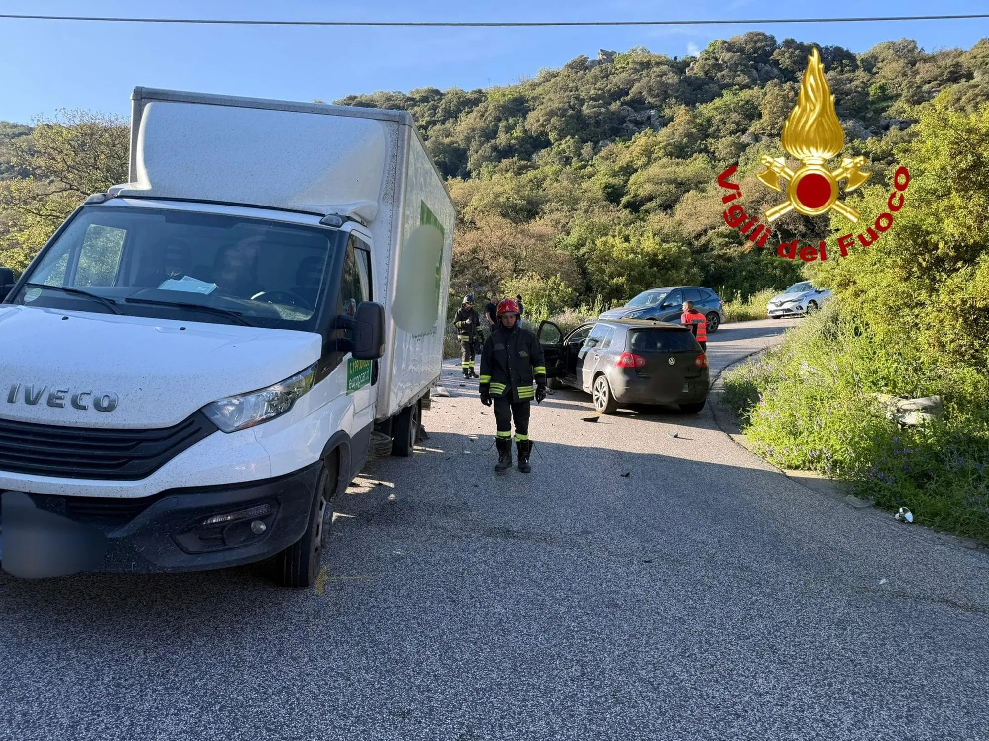 I veicoli coinvolti nell'incidente tra Benetutti e Nule, sulla sp7 (foto vigili del fuoco)