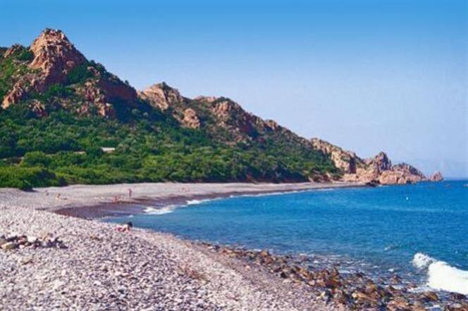 Coccorrocci, la spiaggia di ciottoli più lunga della Sardegna