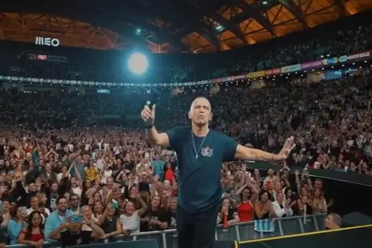 Eros Ramazzotti celebra il trentennale di "Dove c'è musica"