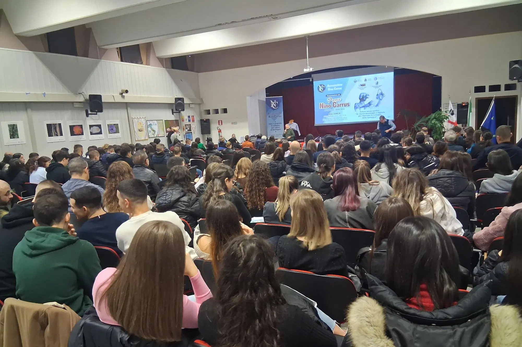 Studenti al liceo (foto F. Oggianu)