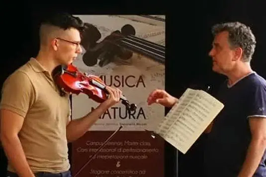 Il maestro Moccia con un allievo