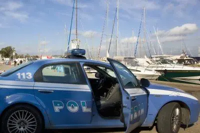 Una volante della Polizia a Marina Piccola
