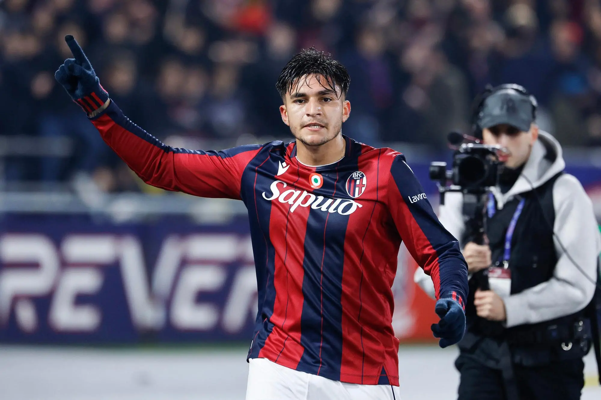 Bologna's Santiago Castro jubilates after scoring the goal during the Italian Cup soccer match Bologna FC vs Parma Calcio at Renato Dall'Ara stadium in Bologna, Italy, 4 December 2025. ANSA /ELISABETTA BARACCHI
