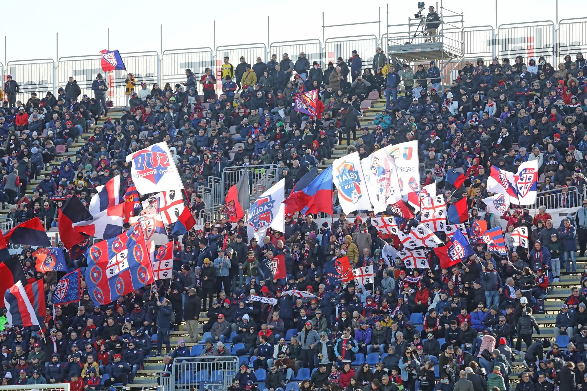 14 gennaio 2023 Campionato di calcio serie B Stadio Unipol Domus Cagliari Como 2-0. Tifosi Curva Sud . Foto Max Solinas