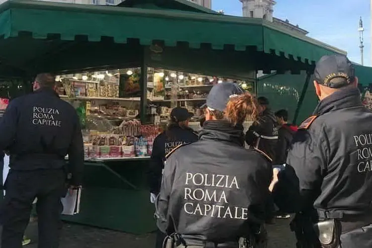 Controlli in piazza Navona (Foto Polizia Roma Capitale)