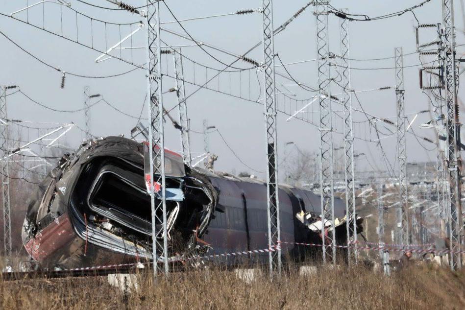 Treno deragliato a Lodi, indagata anche Rete Ferroviaria Italiana