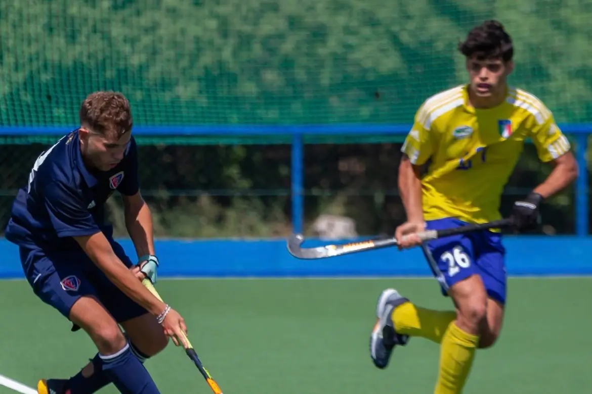 Nicola Palmas (Ferrini, in maglia blu) in azione nella partita di sabato scorso con la Tevere Roma (Foto Carla D'Alberto)