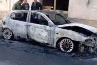 L'auto dopo l'attentato