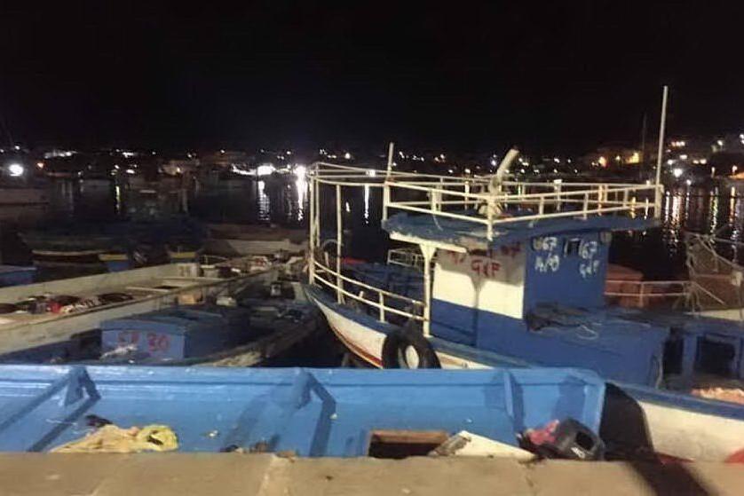 Sbarco di migranti a Lampedusa: ci sono anche donne incinte e bambini
