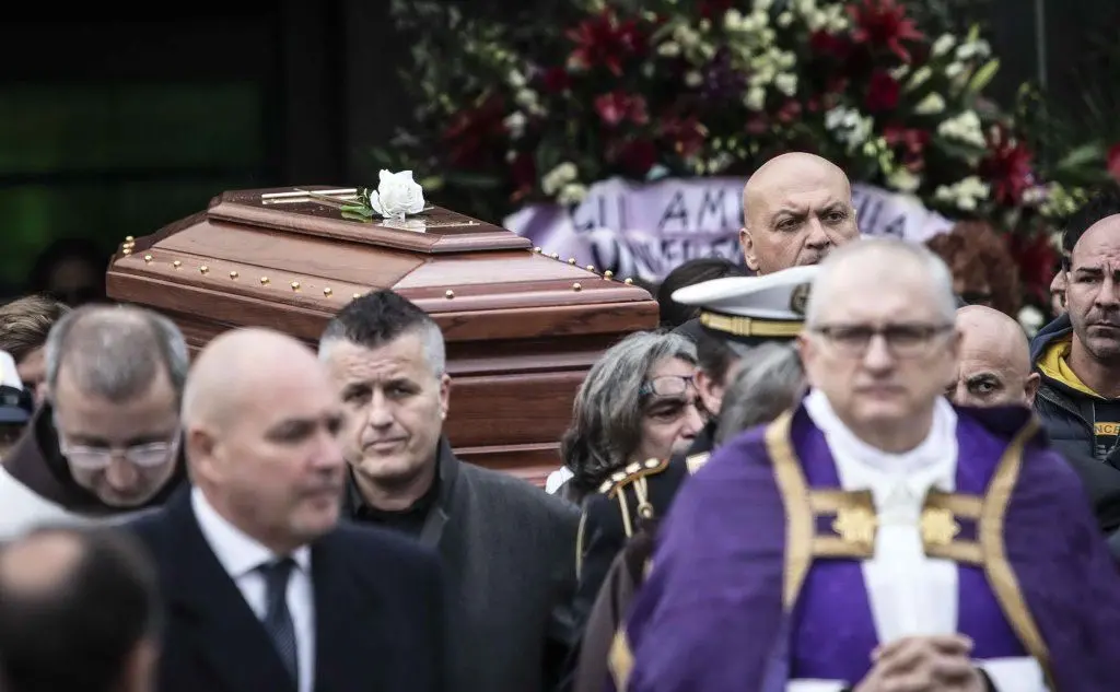 I funerali si svolgeranno i due tappe distinte: a Roma e a Napoli