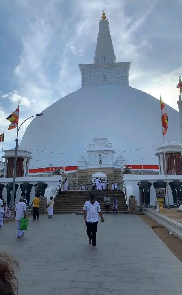 Un'altra Dagoda ad Anuradhapura (foto Masala)