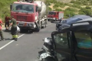 L'uto completamente distrutta in cui ha perso la vita il marocchino