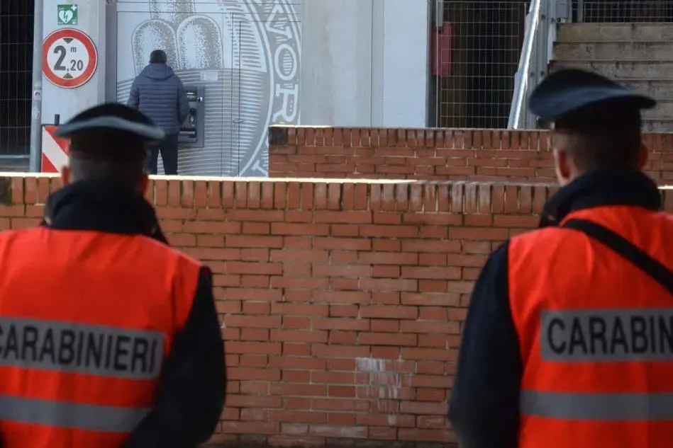 (foto carabinieri)