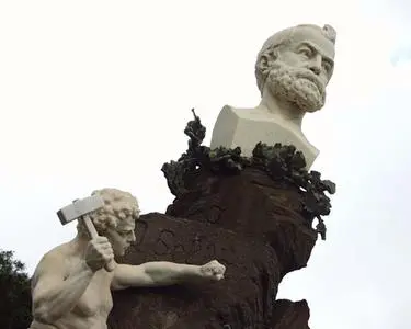 Il monumento dedicato a Quintino Sella a Iglesias (Archivio L'Unione Sarda)