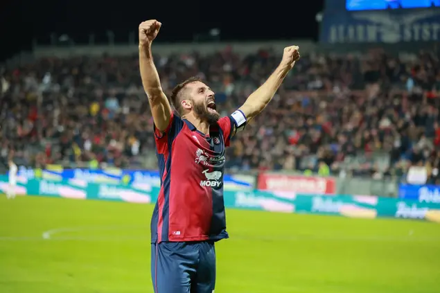 Leonardo Pavoletti, torna titolare dopo il gol contro il Sassuolo (foto Ansa)