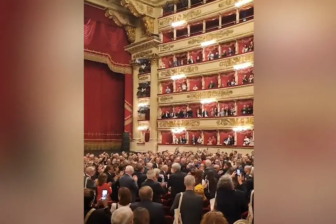 Festa a Milano per i 120 anni della Cgil, alla Scala si canta "Bella ciao"