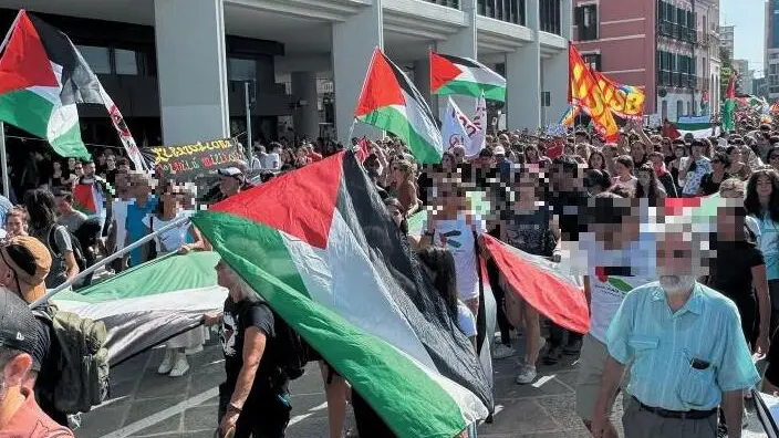 Difensori di giovani manifestanti chiedono intervento della Consulta per incostituzionalità del Decreto Sicurezza