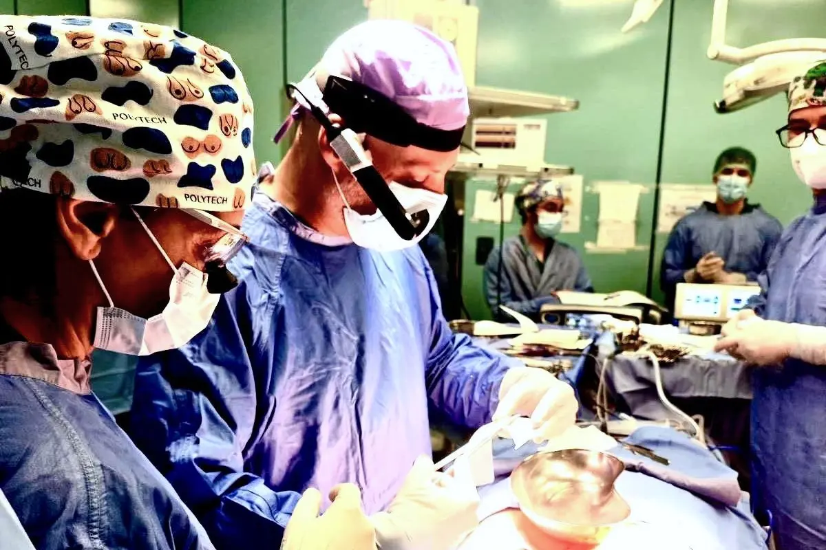 Un intervento di ricostruzione mammaria (foto ufficio stampa)