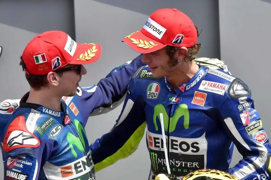 Lorenzo e Rossi (Yamaha), i due piloti che hanno dominato la MotoGp nel 2015