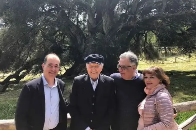 (Le foto sono Ansa, Wikipedia e L'Unione Sarda)