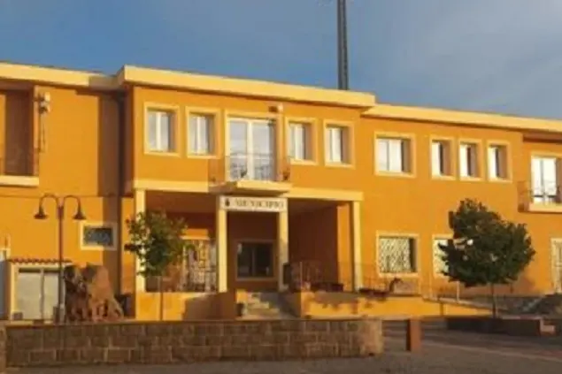 Il municipio di Erula (foto concessa)