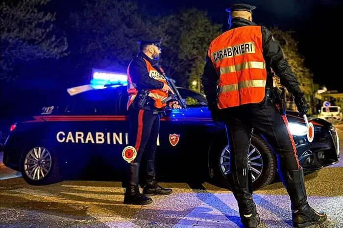 Pattuglia dei Carabinieri di notte (generica)