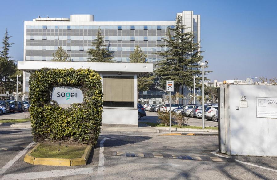 Corruzione, perquisizioni al ministero della Difesa e nelle sedi di Terna e Rfi