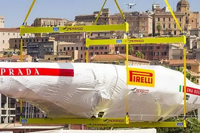 La nuova "Luna Rossa", ancora celata (dal sito Pirelli)