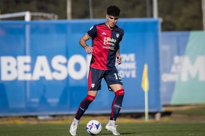 Il difensore centrale Veroli (foto Cagliari Calcio)