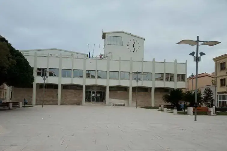 Il palazzo comunale (L'Unione Sarda - Pala)