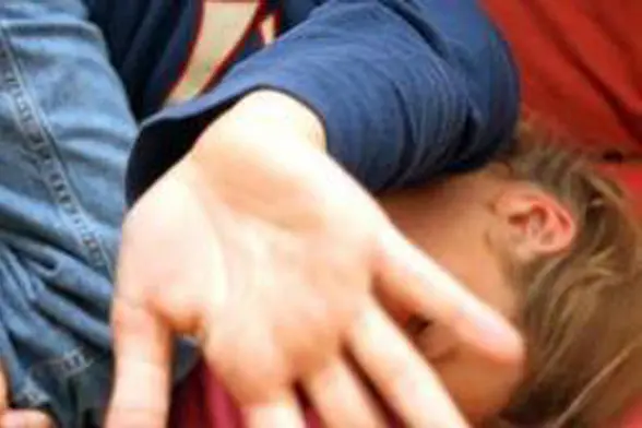 Violenza su minore