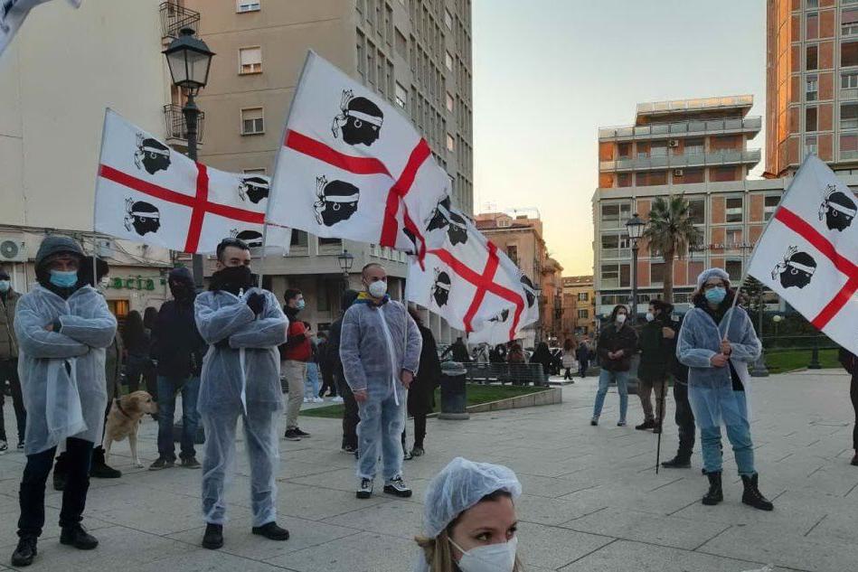 In Sardegna arriva un carico di amianto: ambientalisti in piazza