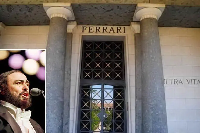 La tomba di Enzo Ferrari e, nel riquadro, Luciano Pavarotti (Archivio L'Unione Sarda)