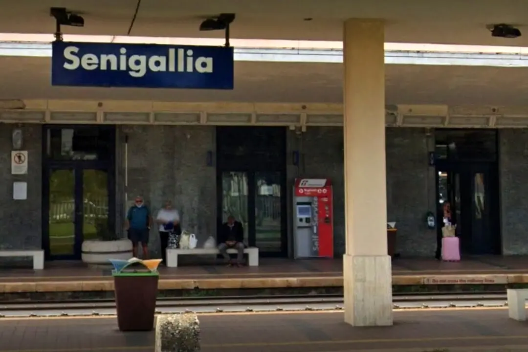La stazione di Senigallia (foto Ansa)