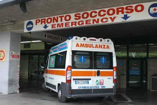 Incidente sul lavoro a Vercelli: operaio cade dal tetto e muore