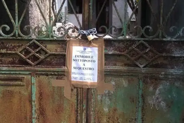 La casa sotto sequestro a Simala (foto L'Unione Sarda - Pintori)