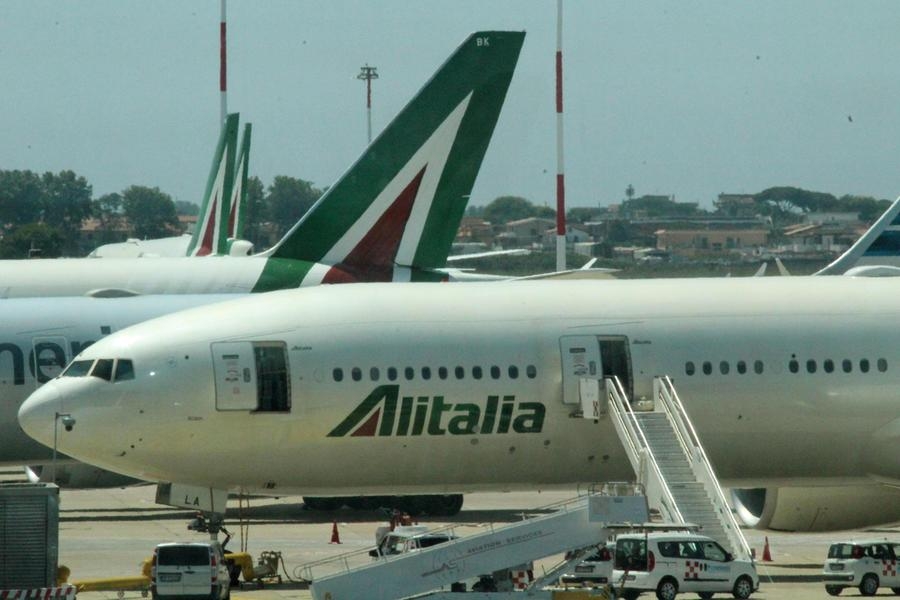 Un aereo Alitalia (Archivio L'Unione Sarda)