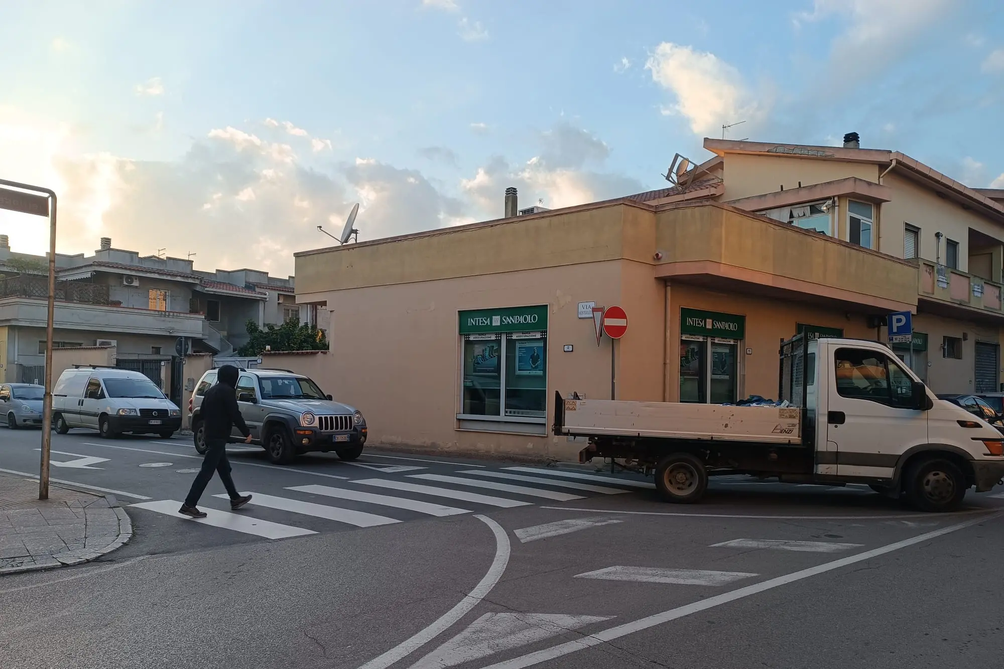 Via Montgolfier angolo via Monserrato a Sestu, dove è avvenuto l'incidente (foto Callisto Spiga)