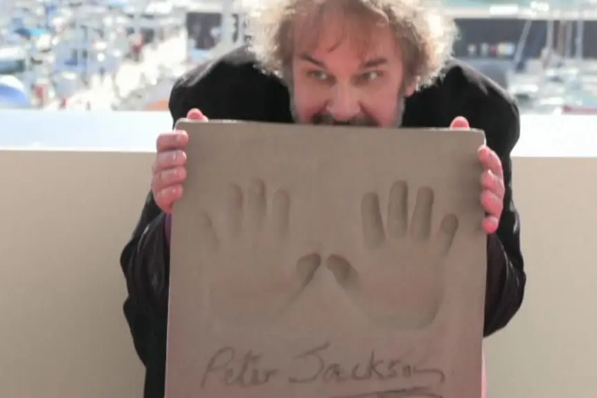 Cannes, le impronte delle mani di Peter Jackson sul "Chemin d'etoiles"