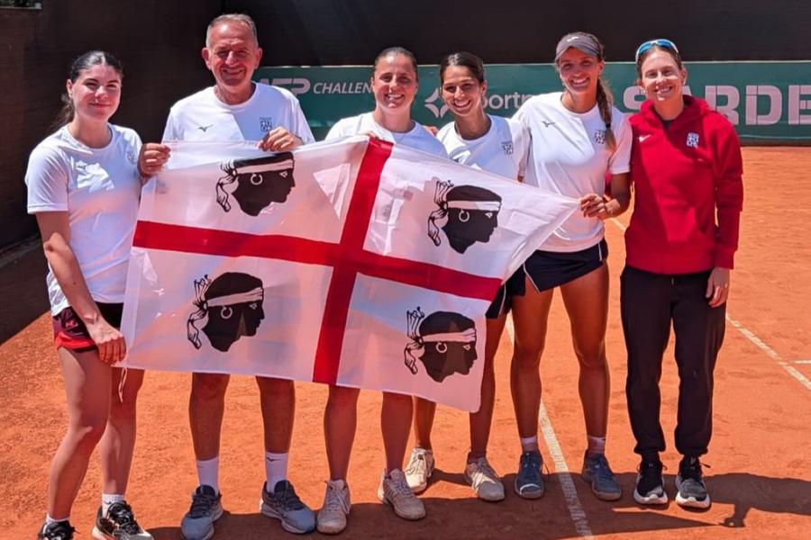 Il Tc Cagliari festeggia la promozione in B1 femminile