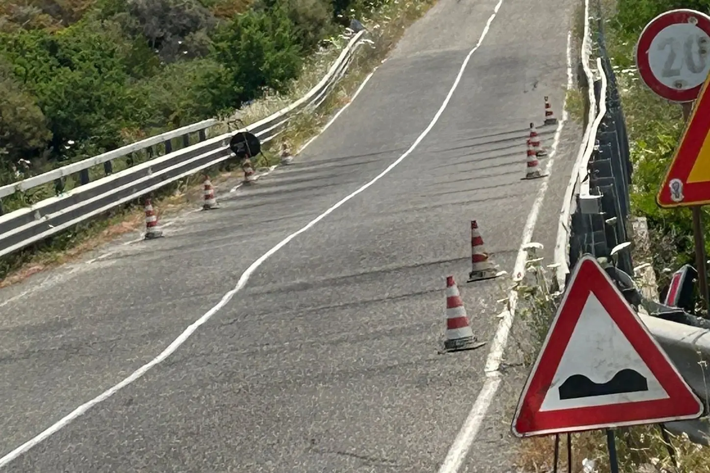 La strada che collega Bosa e Alghero