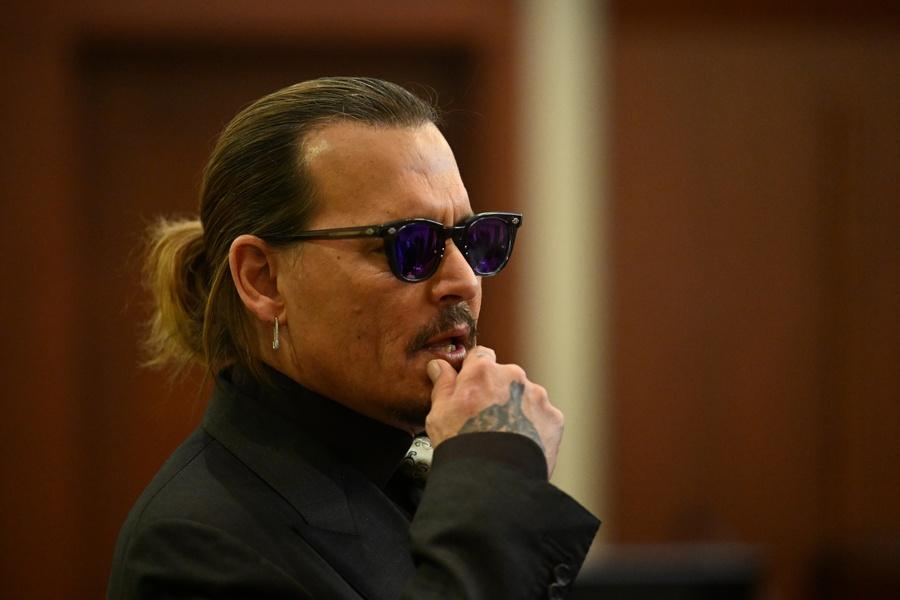 Johnny Depp in Tribunale: “Mai picchiato una donna, da Amber accuse inquietanti”