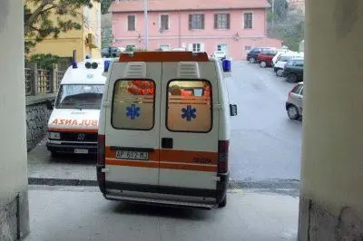 Un'ambulanza - foto d'archivio