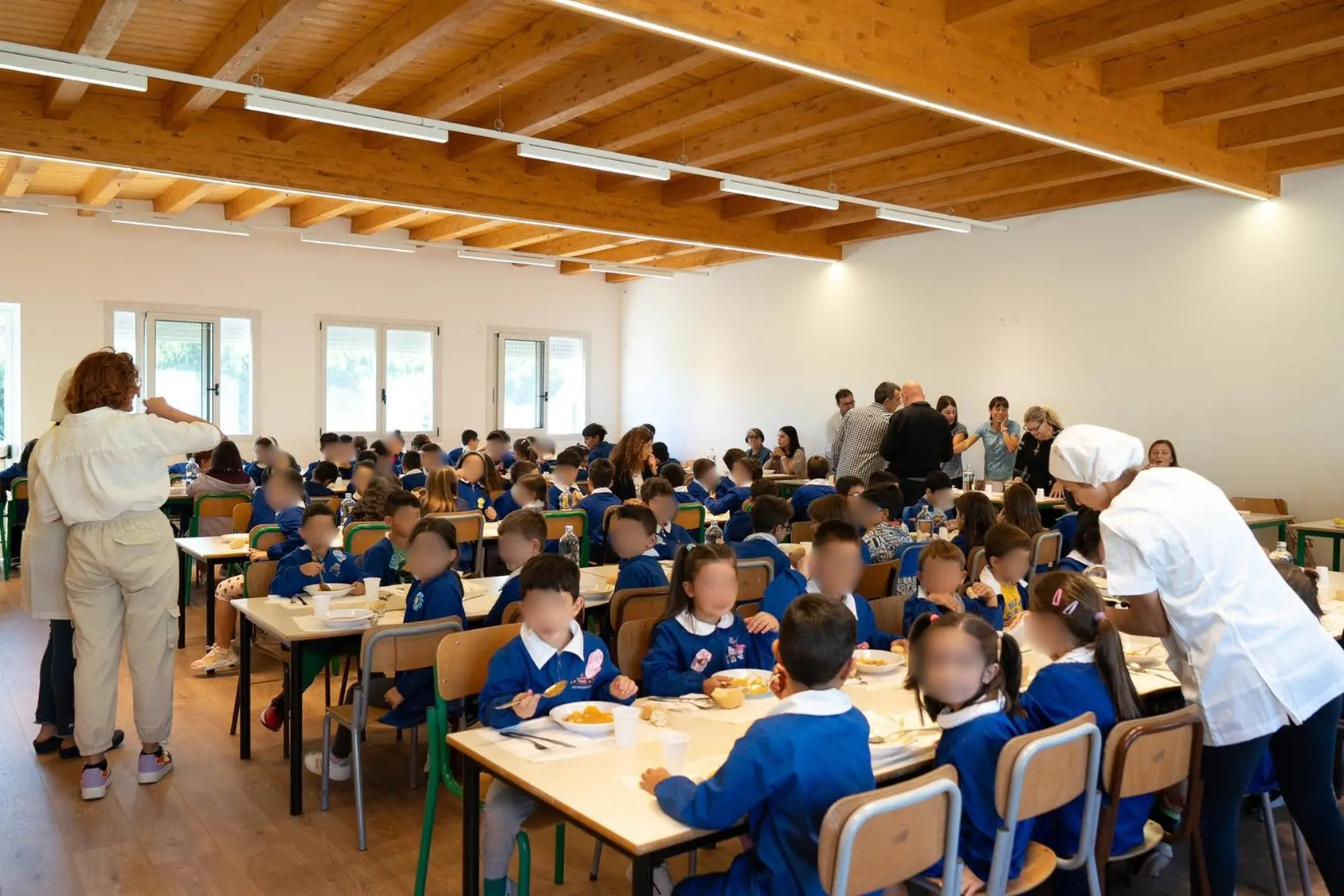 La mensa della scuola primaria di via Paganini