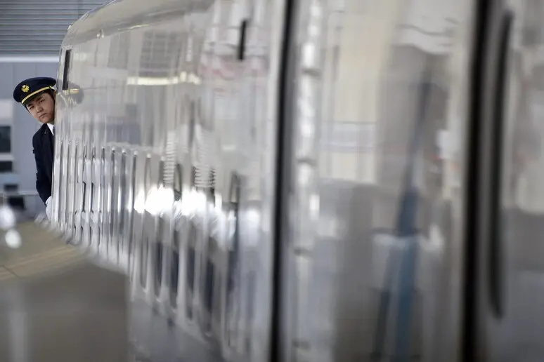 Metro in Giappone, immagine simbolo (Ansa)