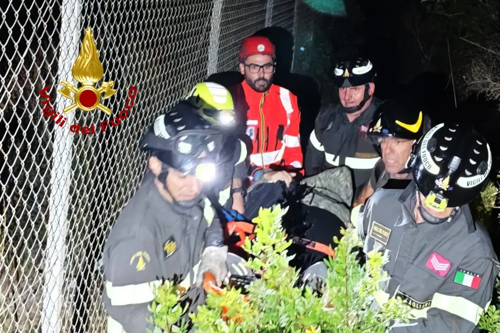 L'intervento dei vigili del fuoco sul sentiero della Sella del Diavolo